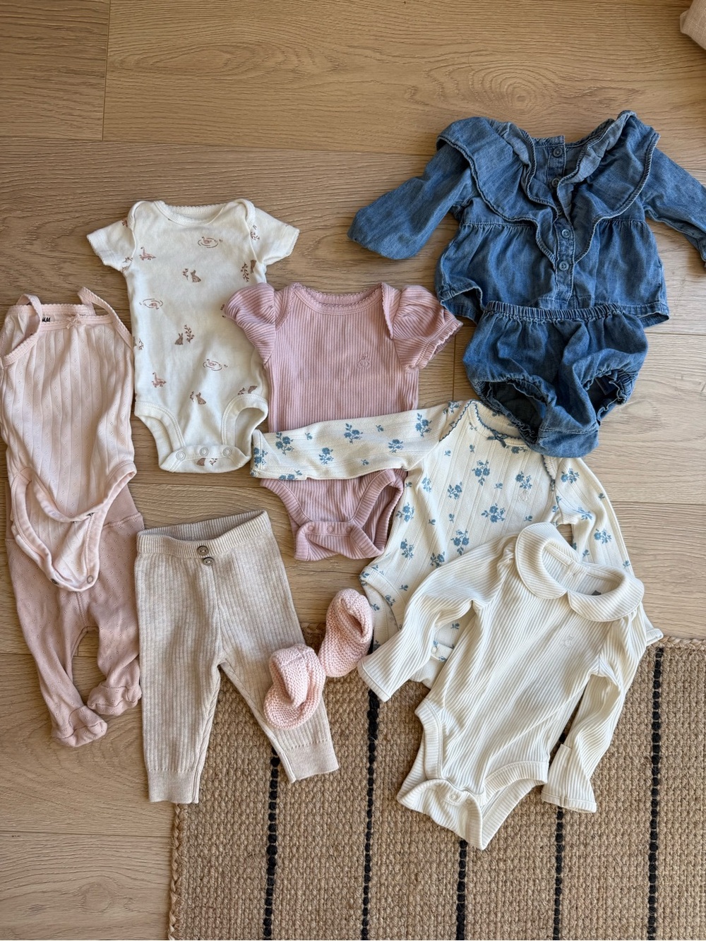Baby Girl 0-3 month clothes bundle
